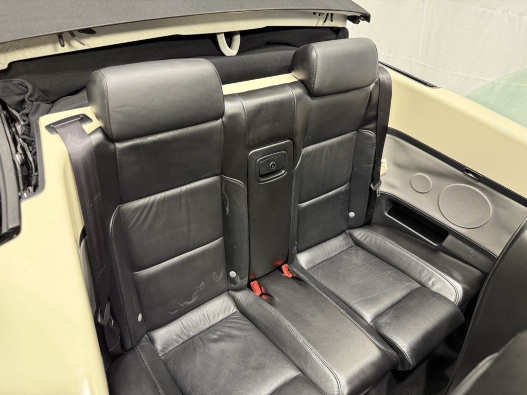 2005 Volkswagen Beetle Convertible GLS photo 23