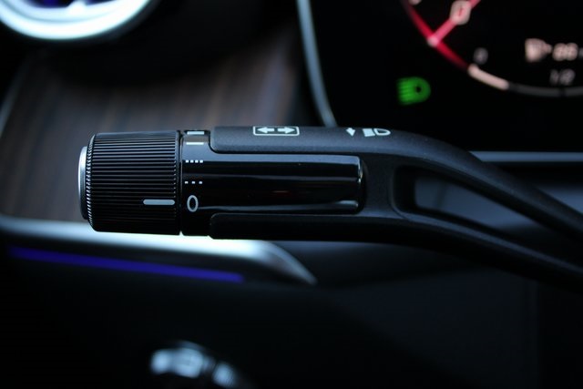 2025 Mercedes Benz GLC 300 4MATIC photo 8