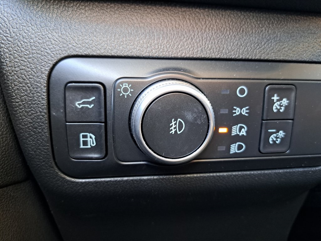2020 Ford Escape Titanium Hybrid photo 21