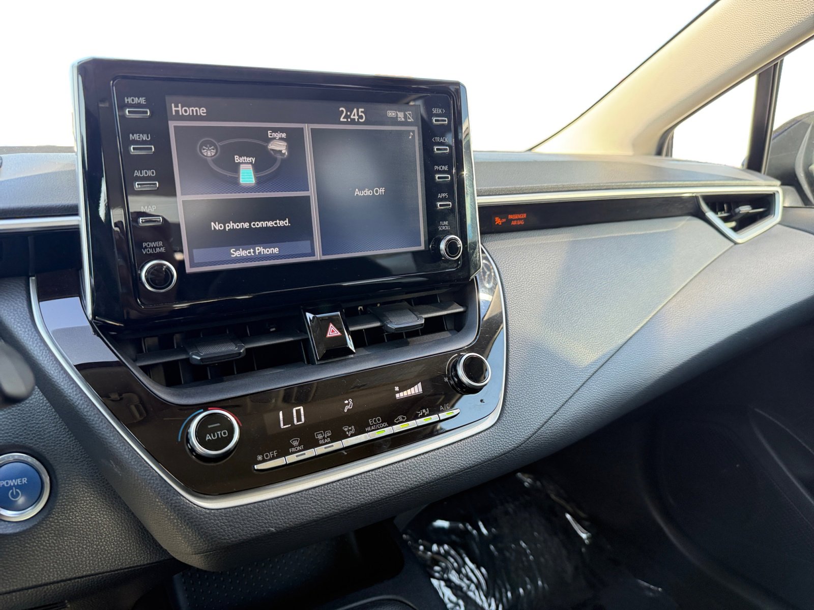 2020 Toyota Corolla Hybrid LE photo 12