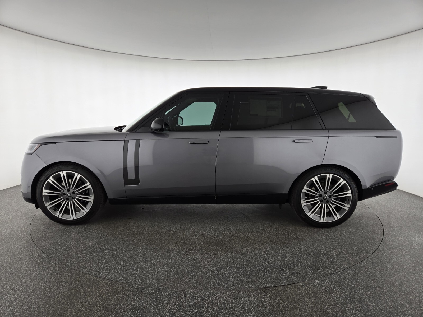2025 Land Rover Range Rover SE photo 6