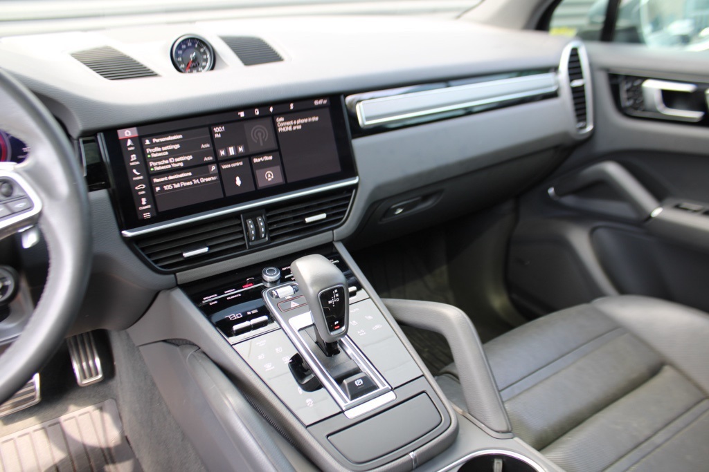 2021 Porsche Cayenne S photo 25