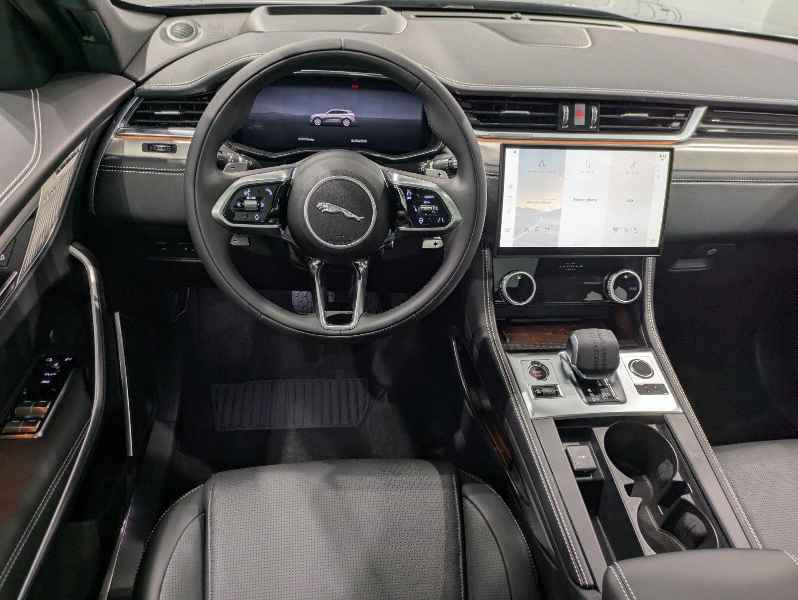 2026 Jaguar F-PACE P250 R-Dynamic S photo 10