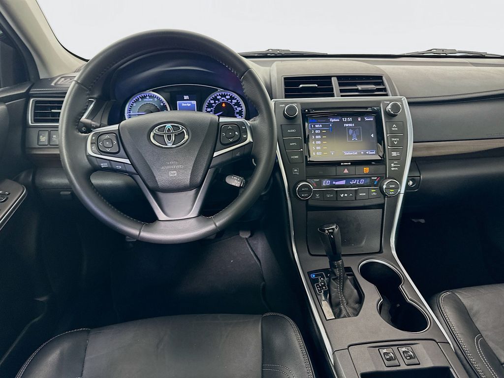 2017 Toyota Camry XLE photo 20