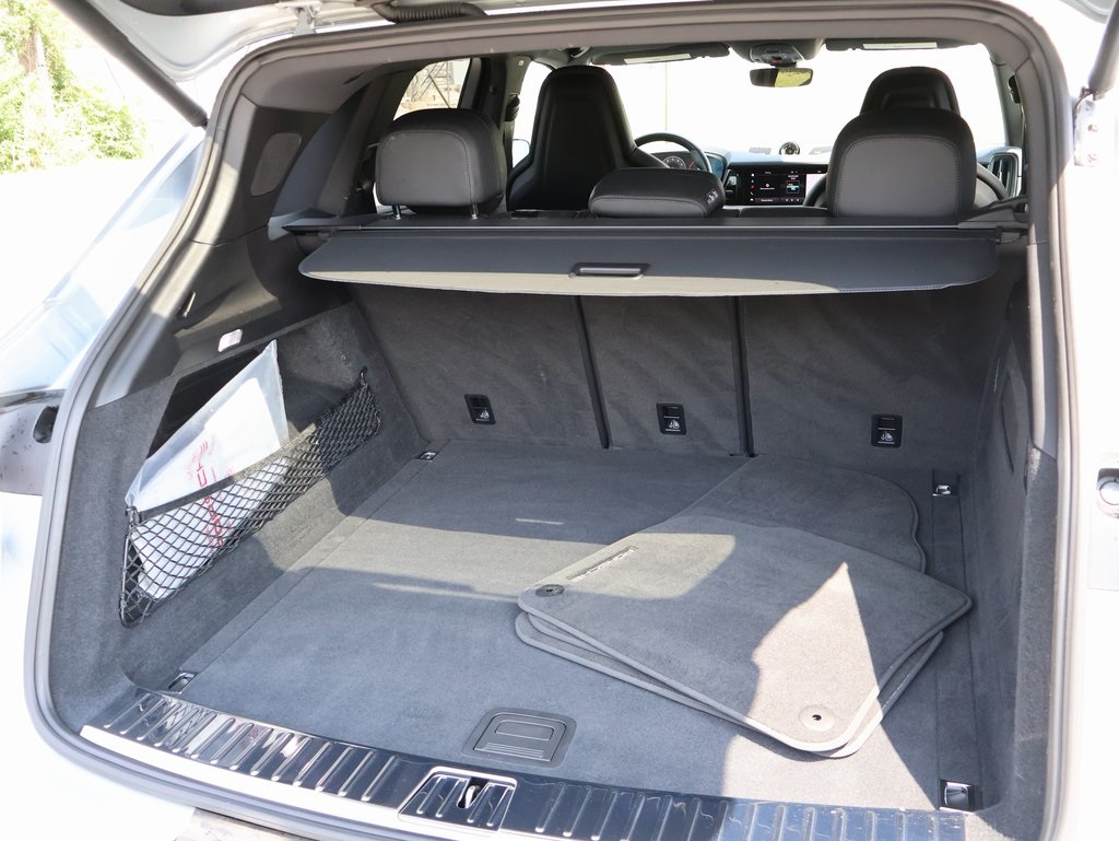 2024 Porsche Cayenne S photo 15