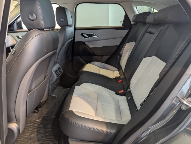 2025 Land Rover Range Rover Velar S photo 18