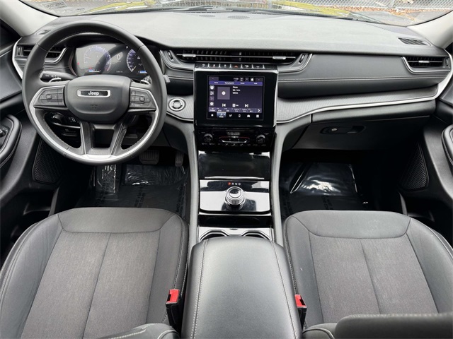 2023 Jeep Grand Cherokee Laredo photo 17
