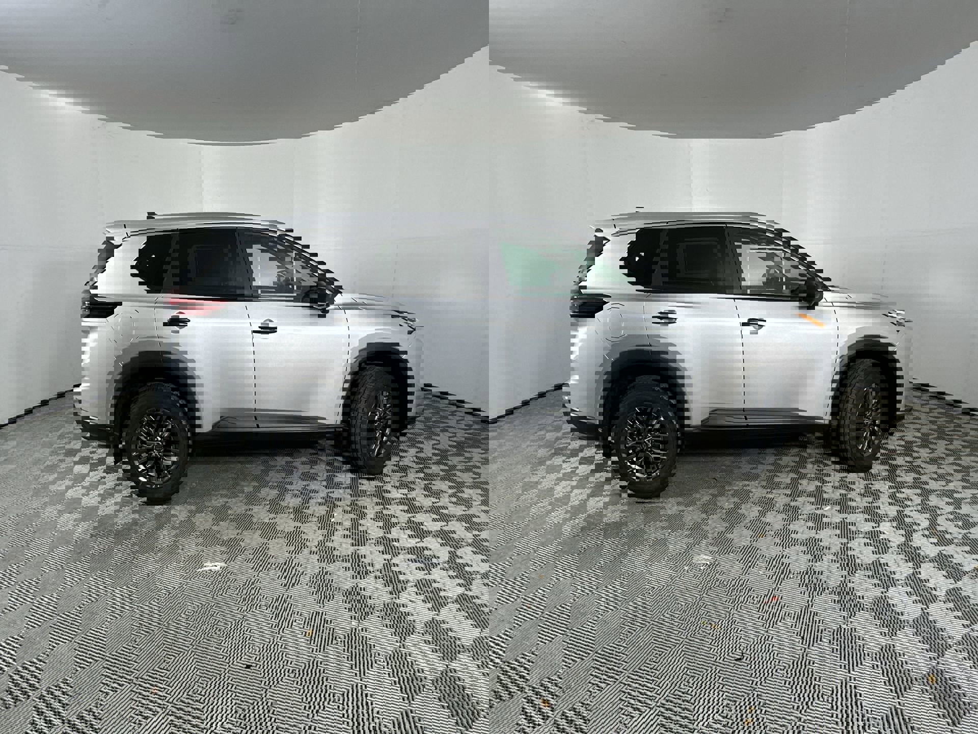 2025 Nissan Rogue S photo 8