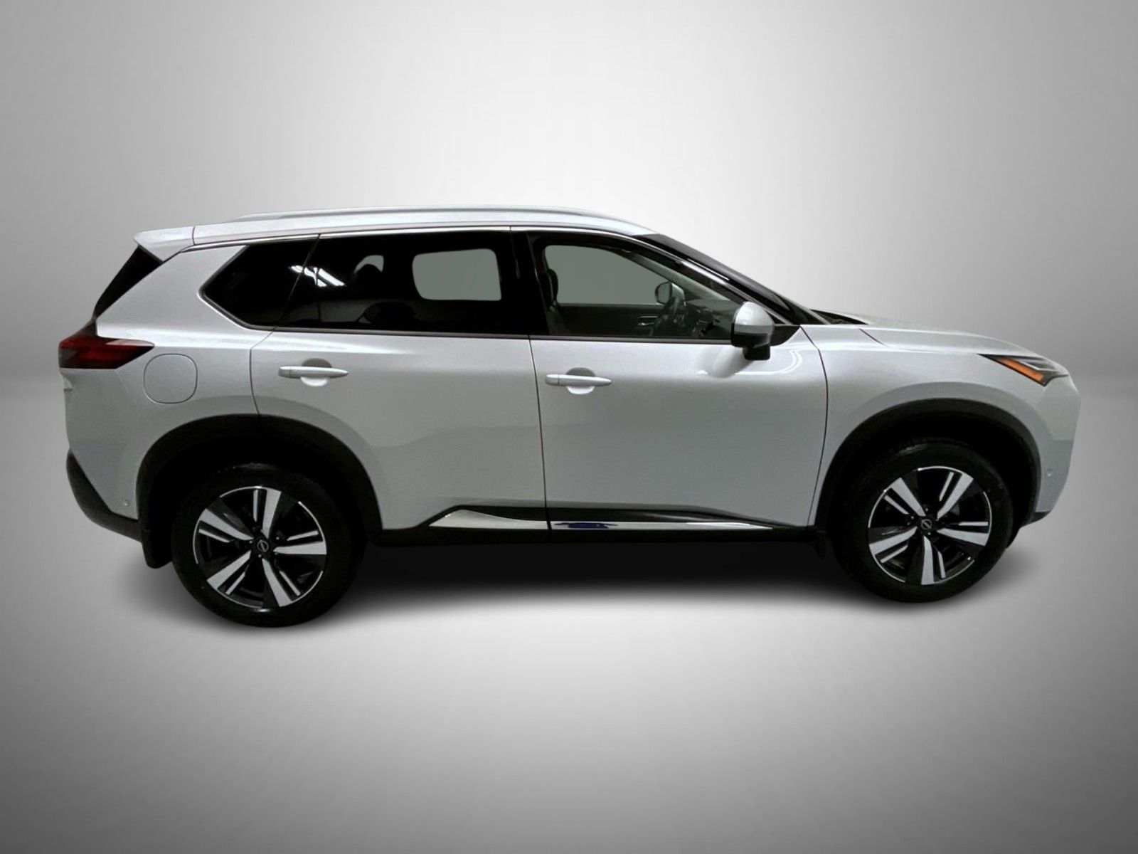 2022 Nissan Rogue Platinum AWD photo 3