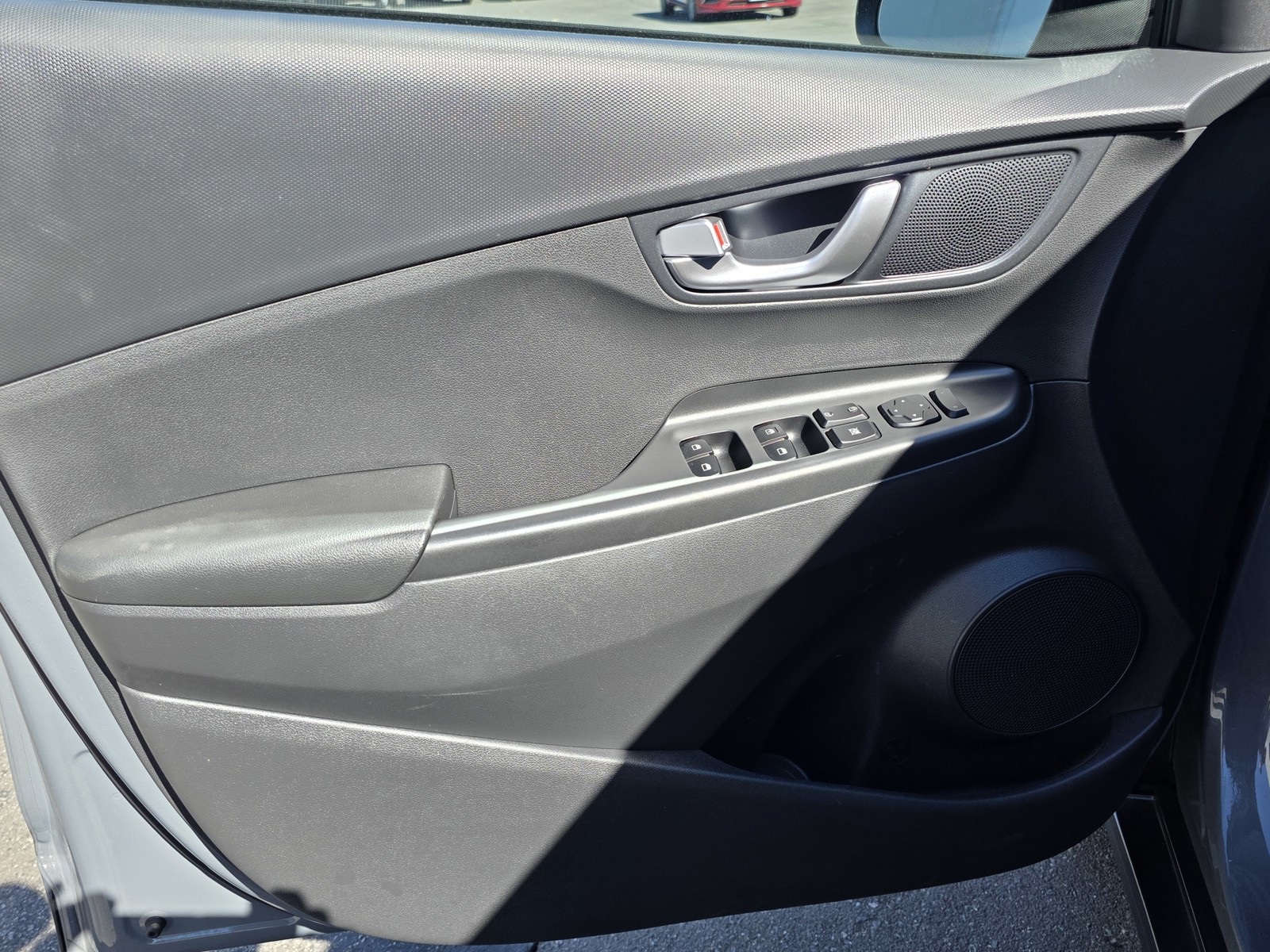 2022 Hyundai Kona Electric SEL photo 18