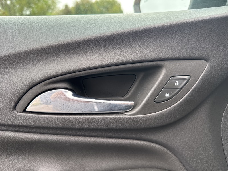 2022 Chevrolet Equinox LT photo 14