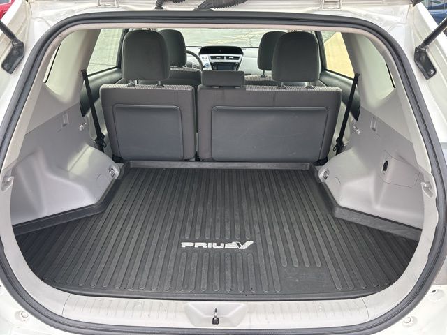 2017 Toyota Prius V Two photo 14
