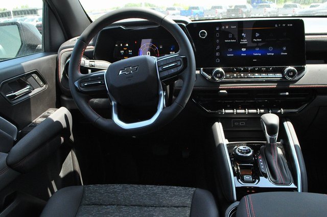 2025 Chevrolet Colorado Z71 photo 14
