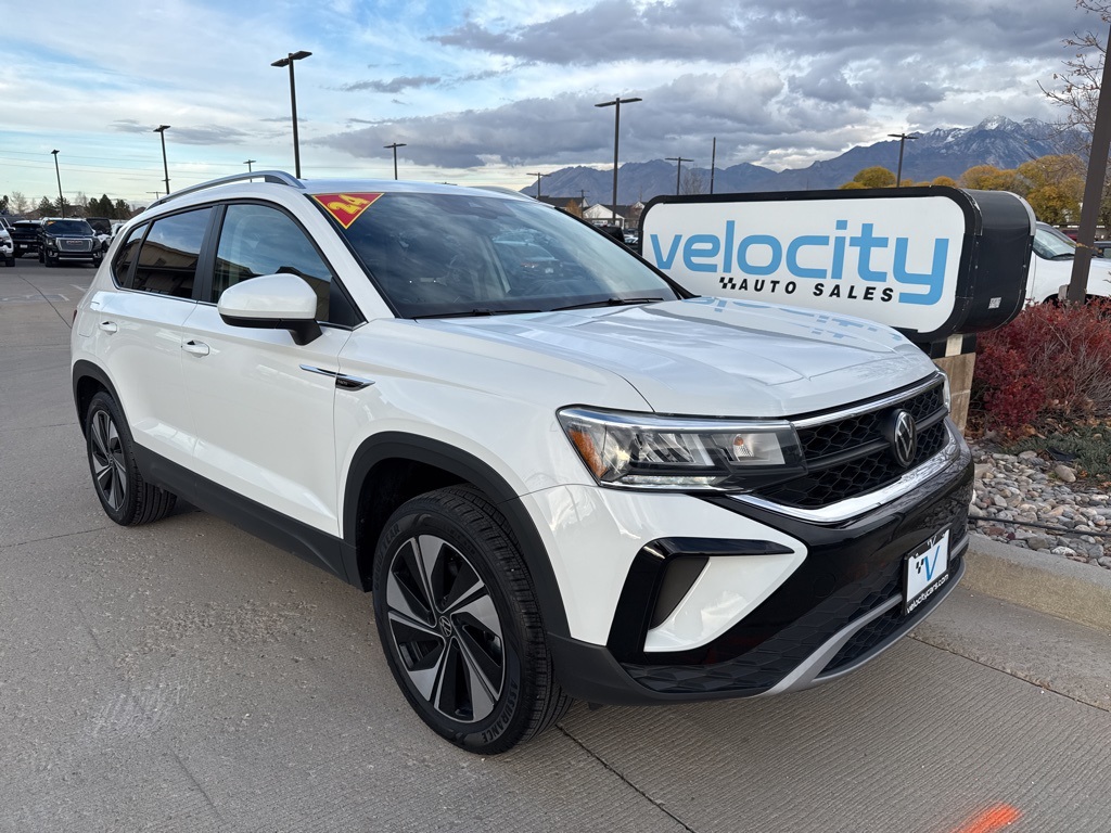 2024 Volkswagen Taos SE's photo