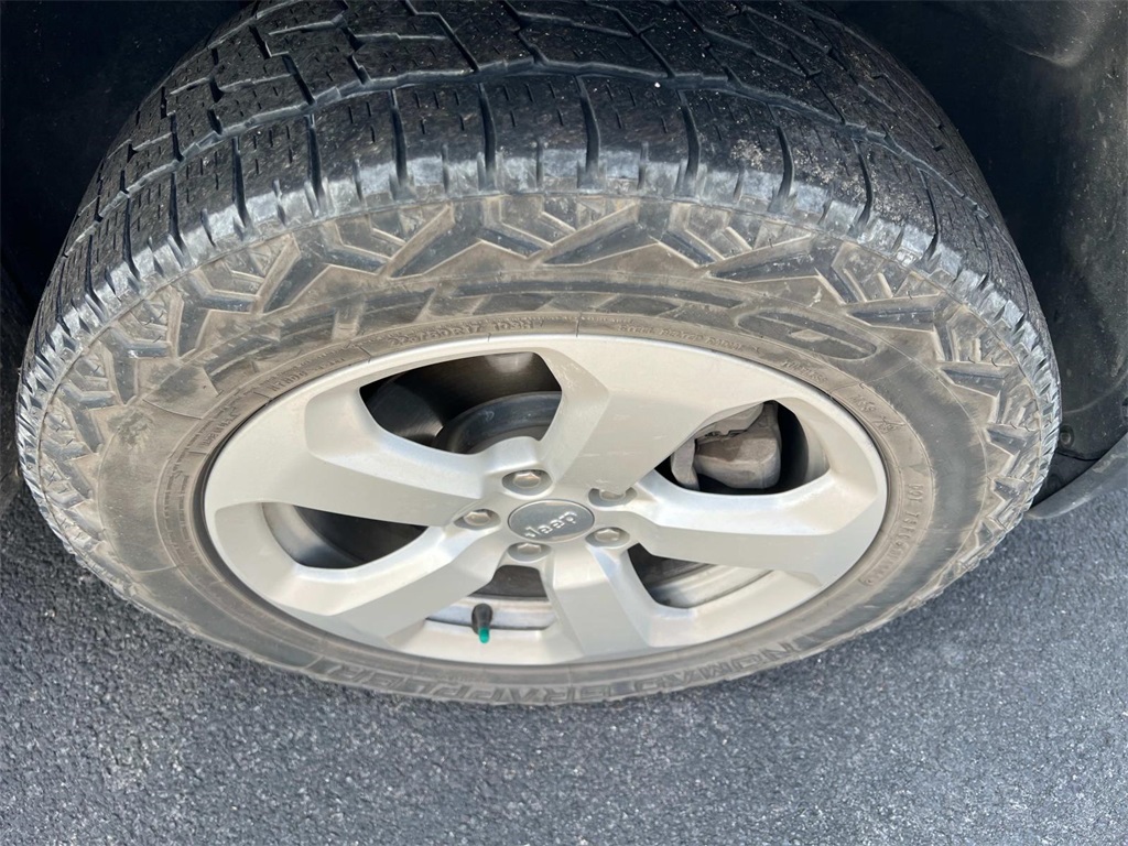 2021 Jeep Compass Latitude photo 9