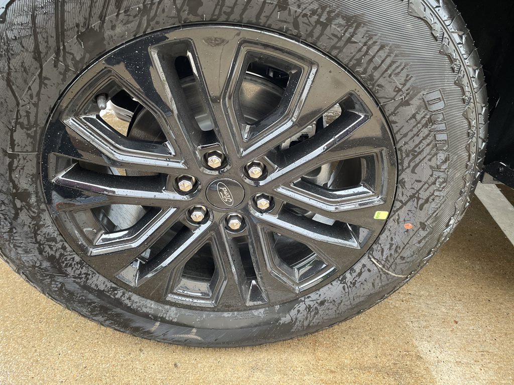 2025 Ford F-150 Lariat photo 9