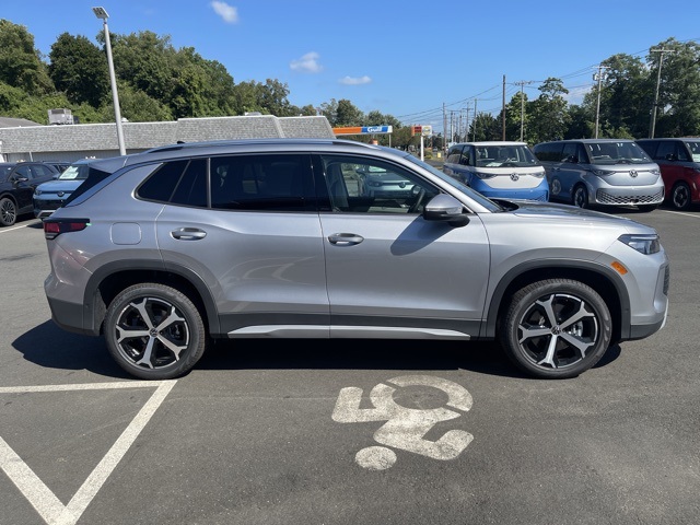 2025 Volkswagen Tiguan SE photo 4