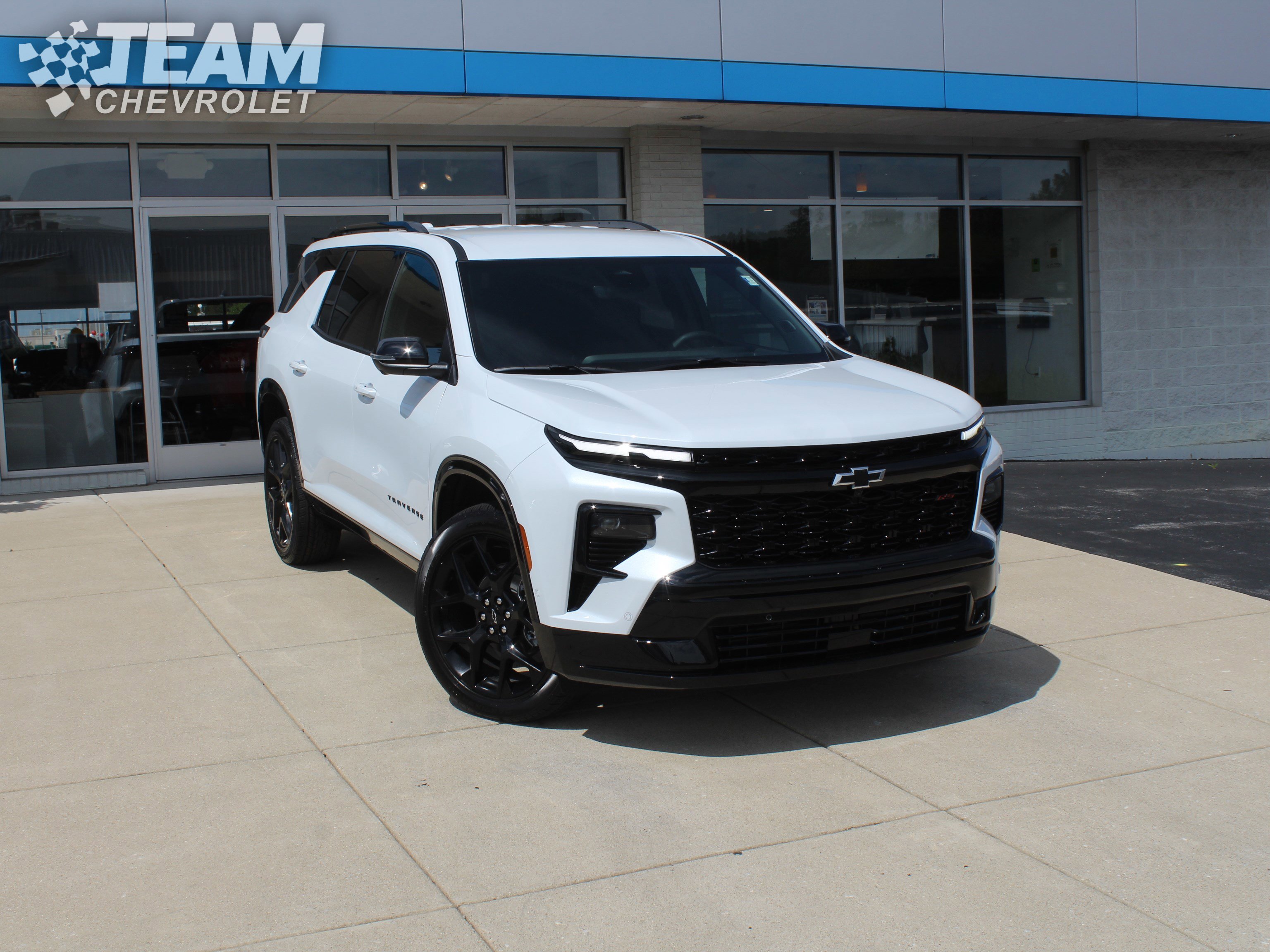 2026 Chevrolet Traverse RS photo 2