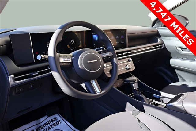 2025 Hyundai Tucson SE photo 4