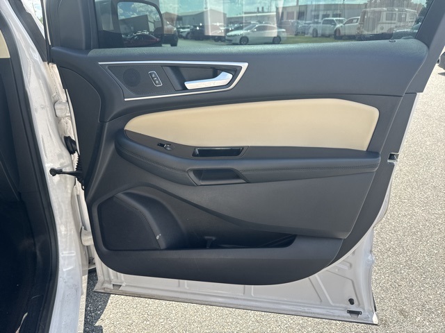 2017 Ford Edge SEL photo 17