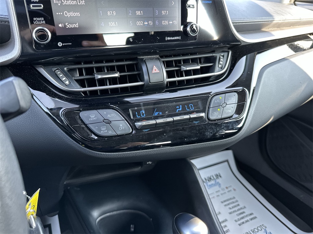 2021 Toyota C-HR LE photo 18