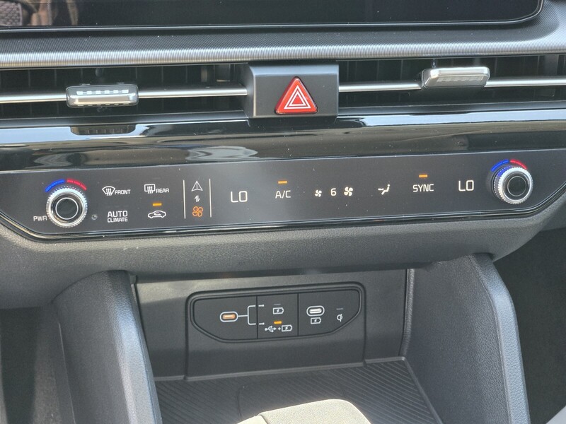 2026 Kia Sportage EX photo 11