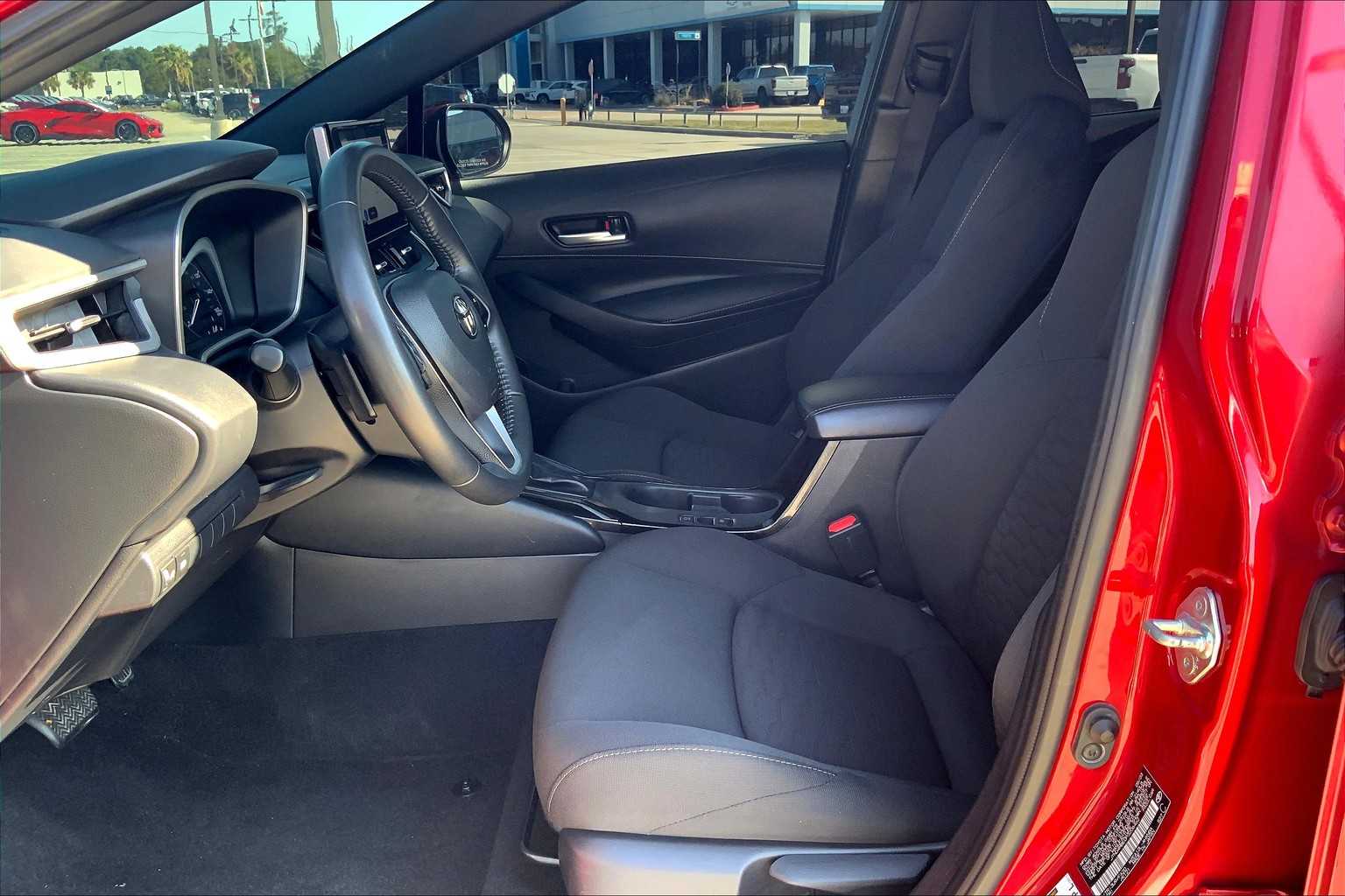 2023 Toyota Corolla SE photo 7