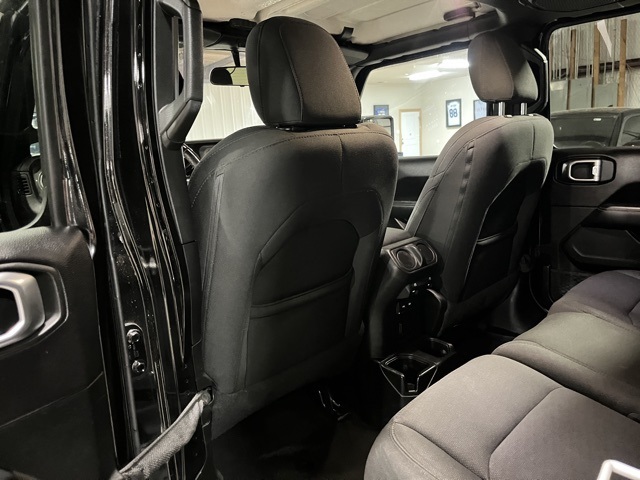 2020 Jeep Wrangler Unlimited Sahara photo 10