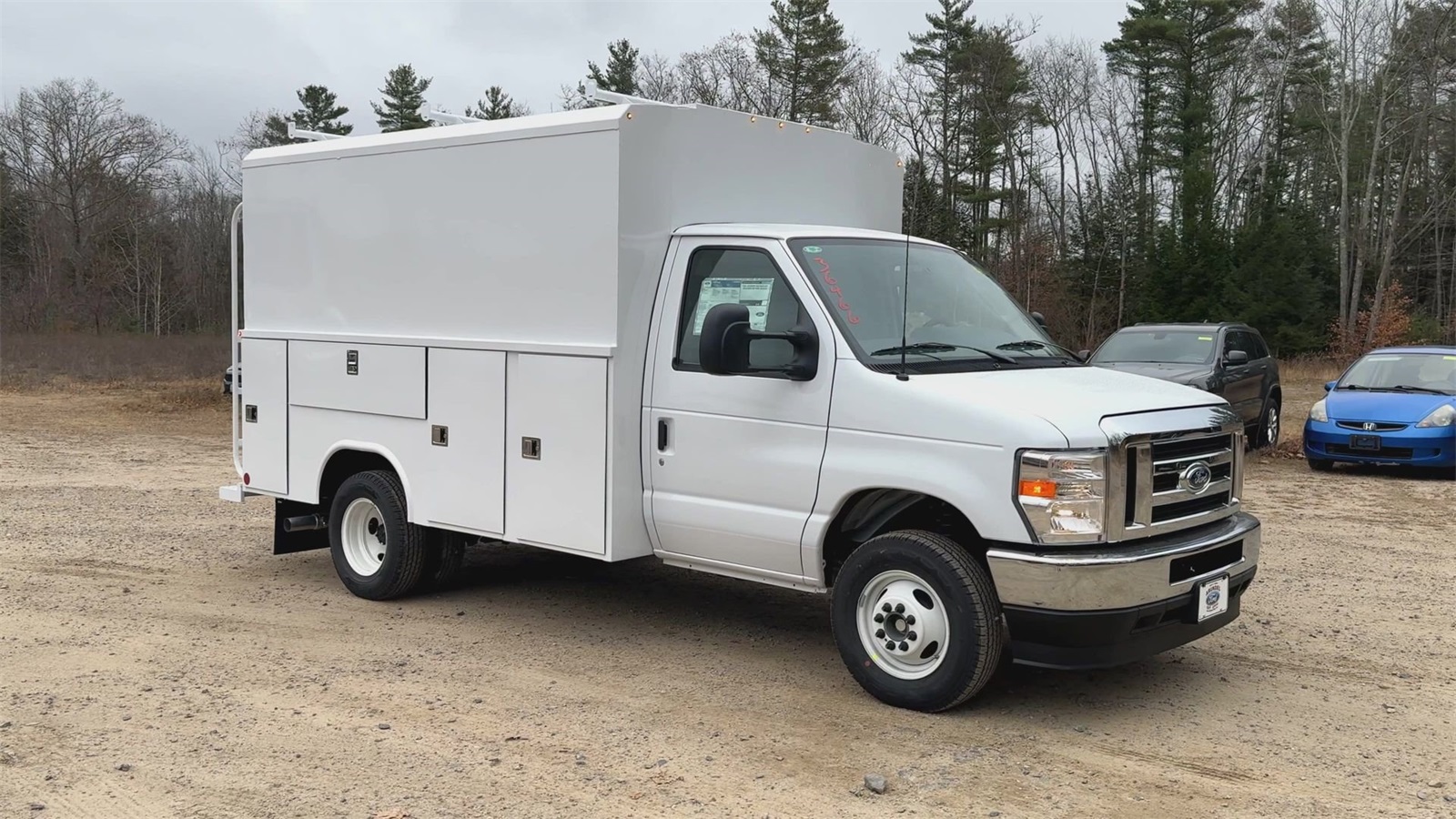 2025 Ford E-350 Base photo 2