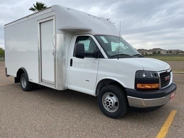 2023 GMC Savana Cutaway Work Van's photo