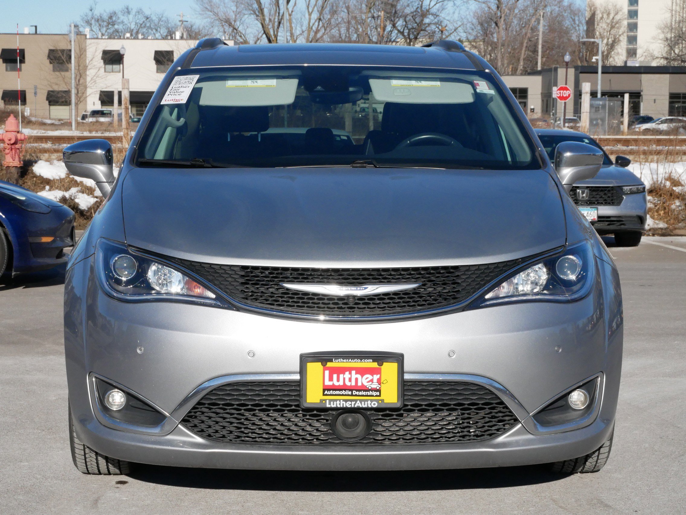 Used 2018 Chrysler Pacifica Limited with VIN 2C4RC1GG9JR357983 for sale in Hopkins, Minnesota