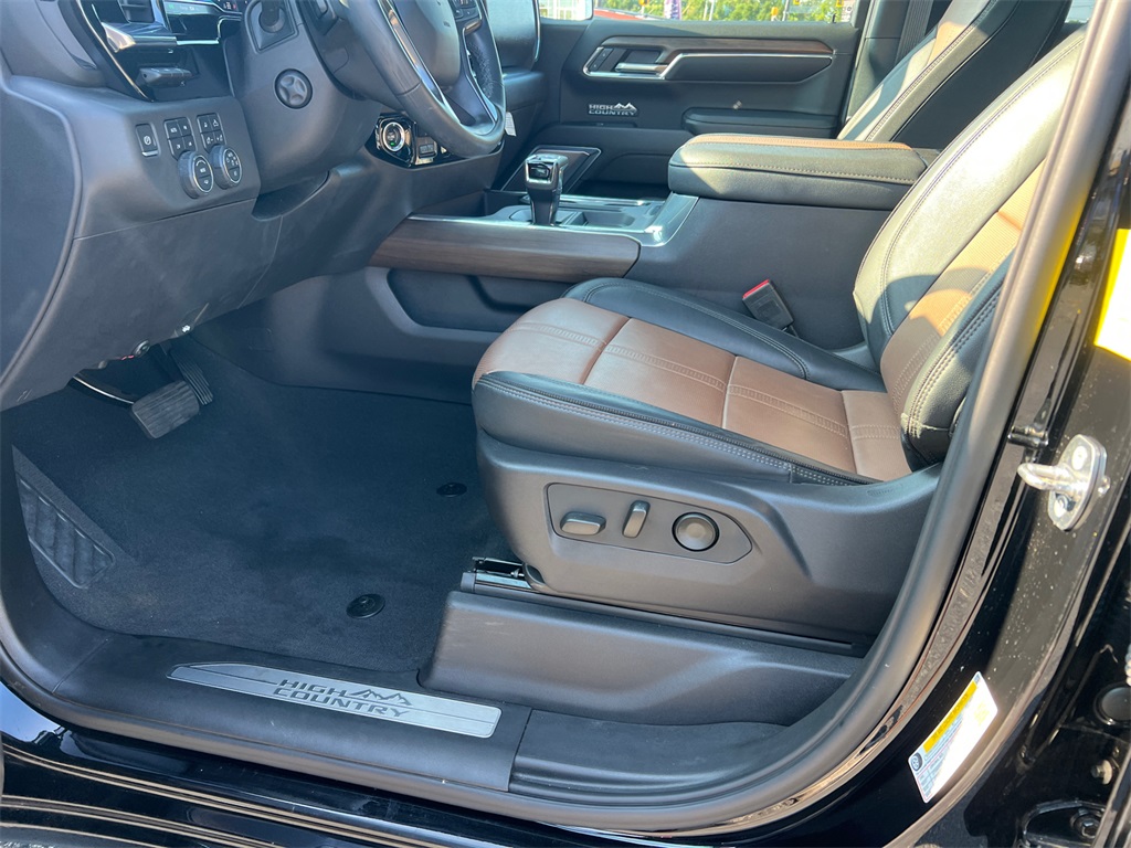 2024 Chevrolet Silverado 1500 High Country photo 8