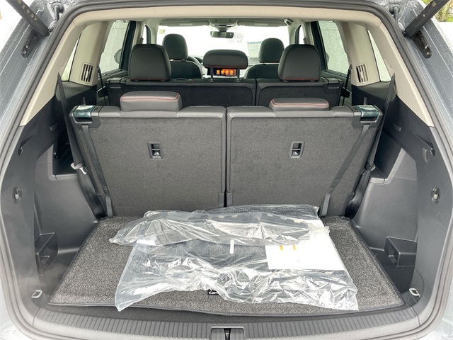 2025 Volkswagen Atlas Peak Edition SE photo 42