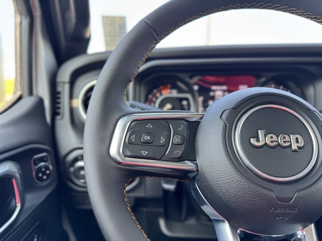 2024 Jeep Wrangler Sahara photo 18