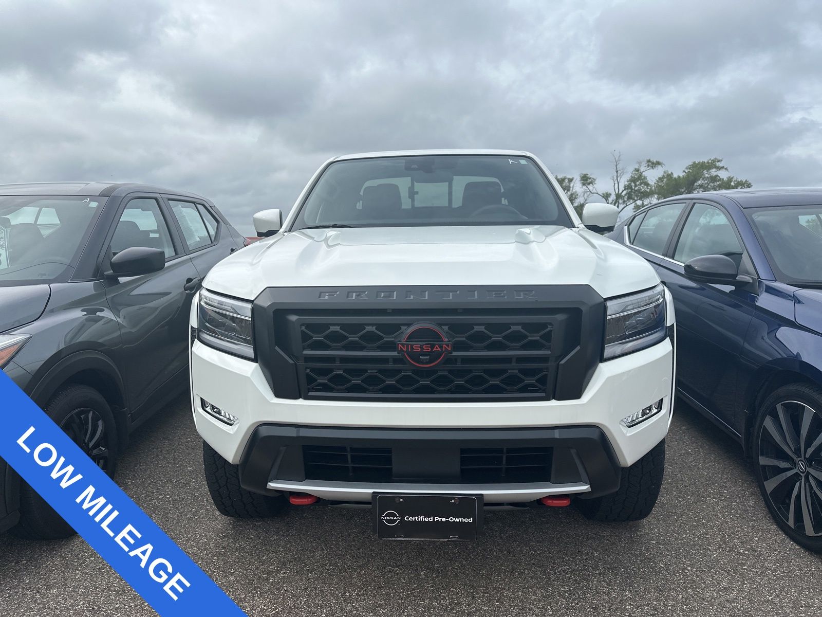 2024 Nissan Frontier PRO-4X photo 2