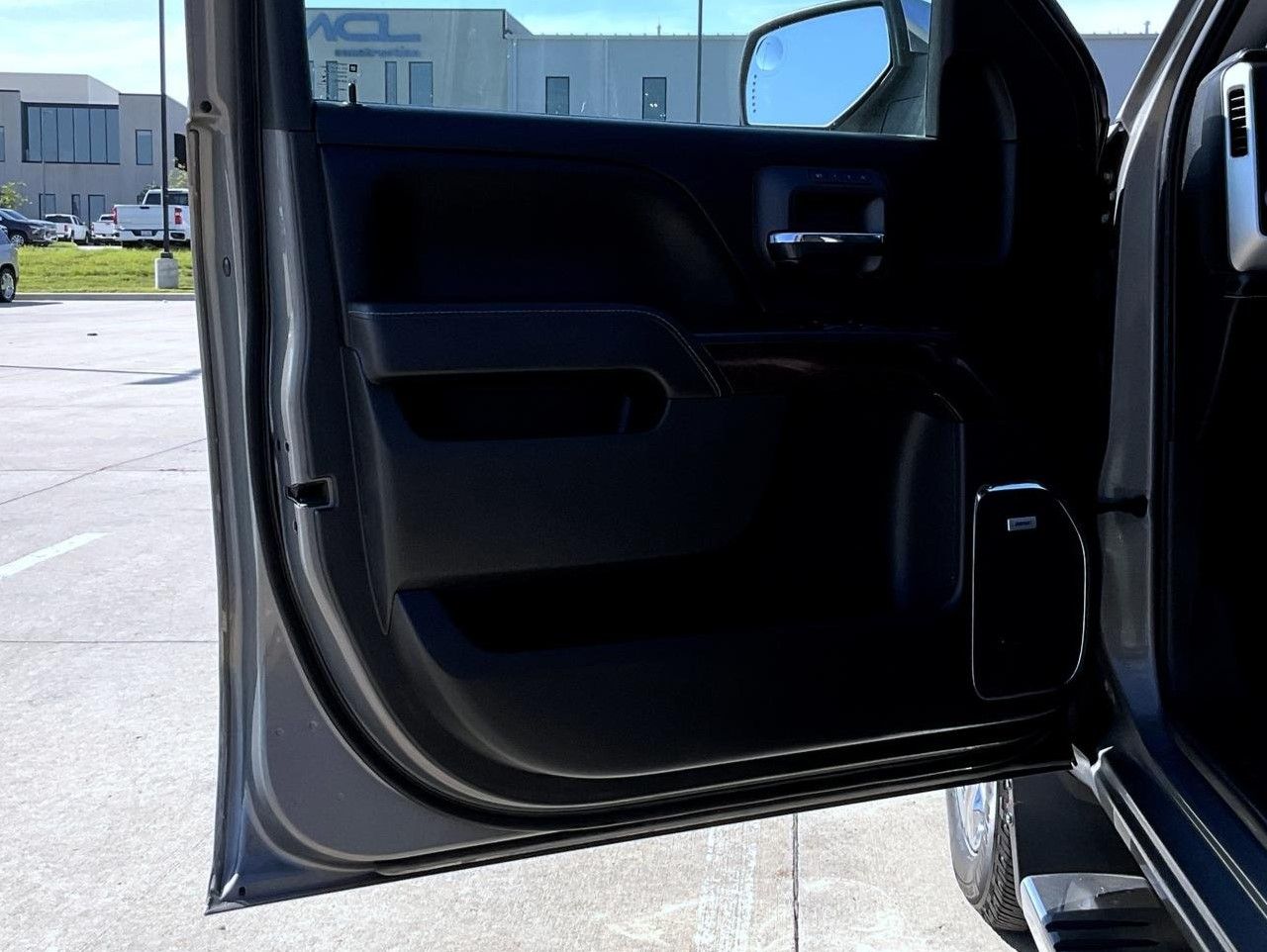 2017 Gmc Sierra 1500 SLT photo 9