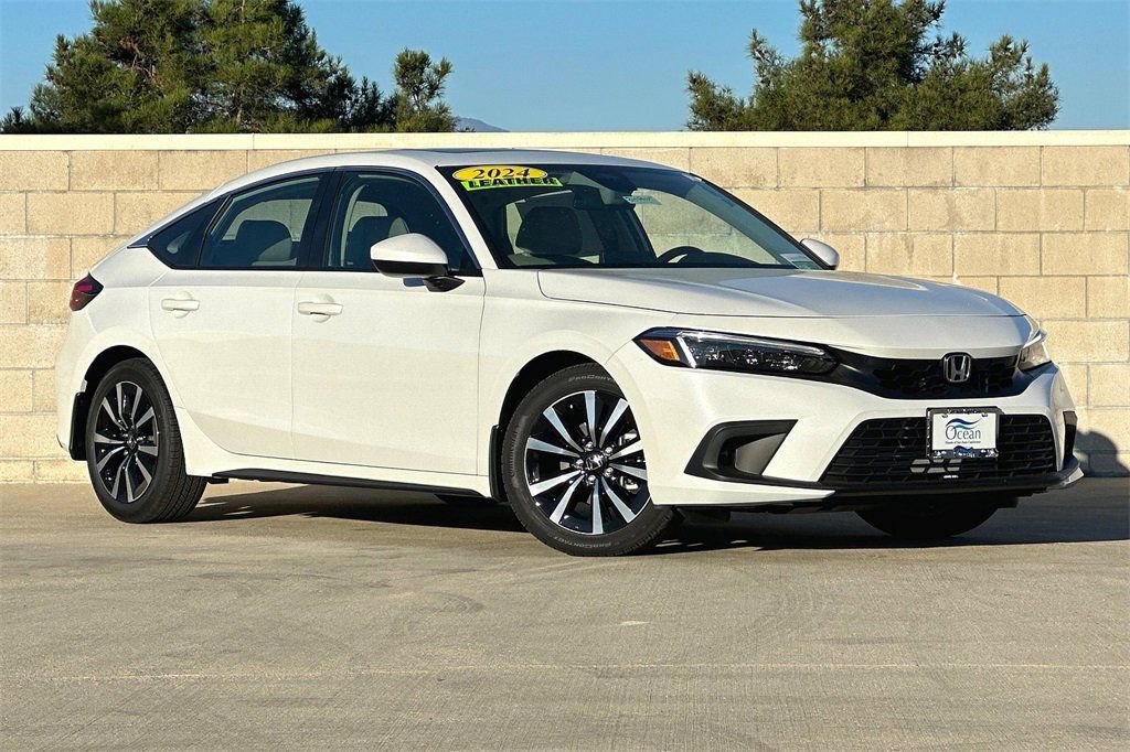 2024 Honda Civic Hatchback EX-L photo 2