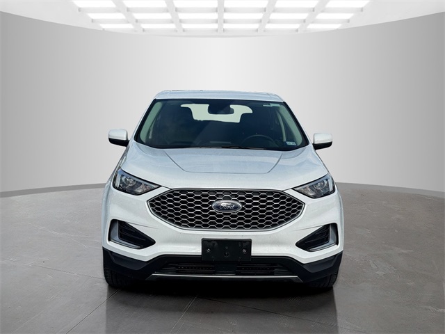 2024 Ford Edge SEL photo 2