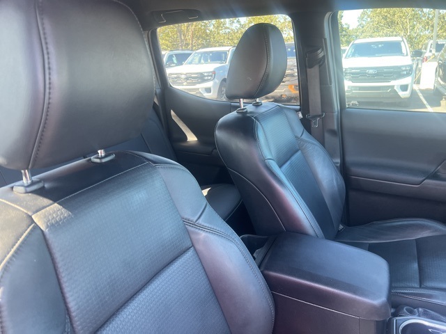 2023 Toyota Tacoma TRD Off-Road photo 5