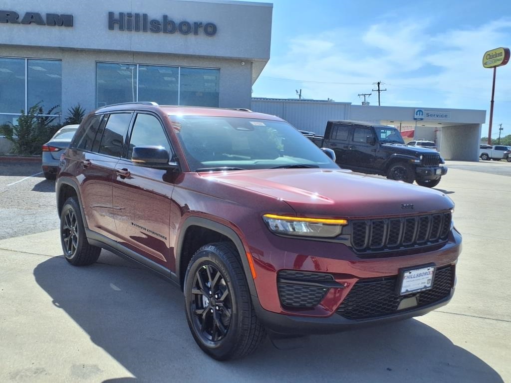 2025 Jeep Grand Cherokee Altitude's photo