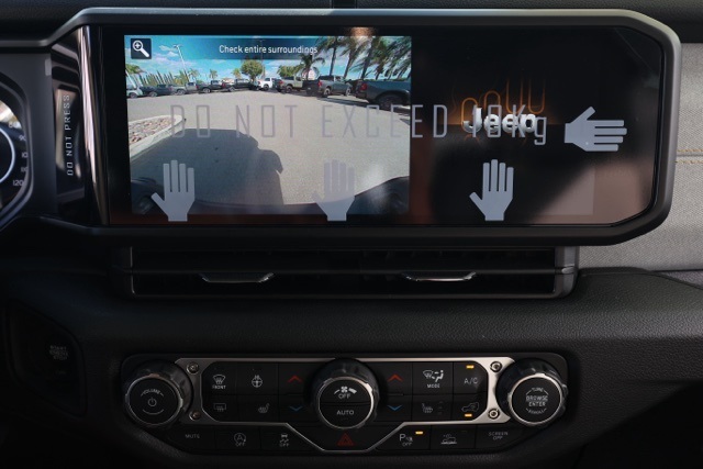 New 2025 Granite Crystal Metallic Clear-Coat Exterior Paint Jeep Willys image 28