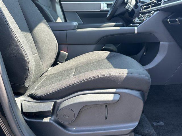 2025 Hyundai Santa Fe SE photo 13