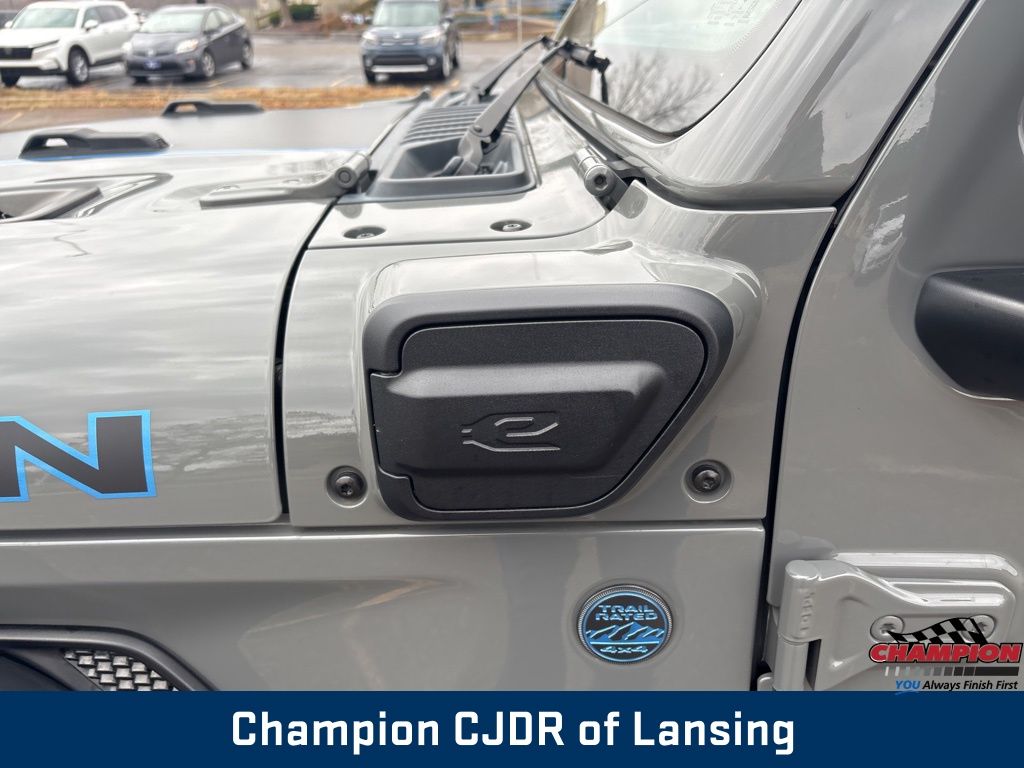 2023 Jeep Wrangler Rubicon 4xe photo 4