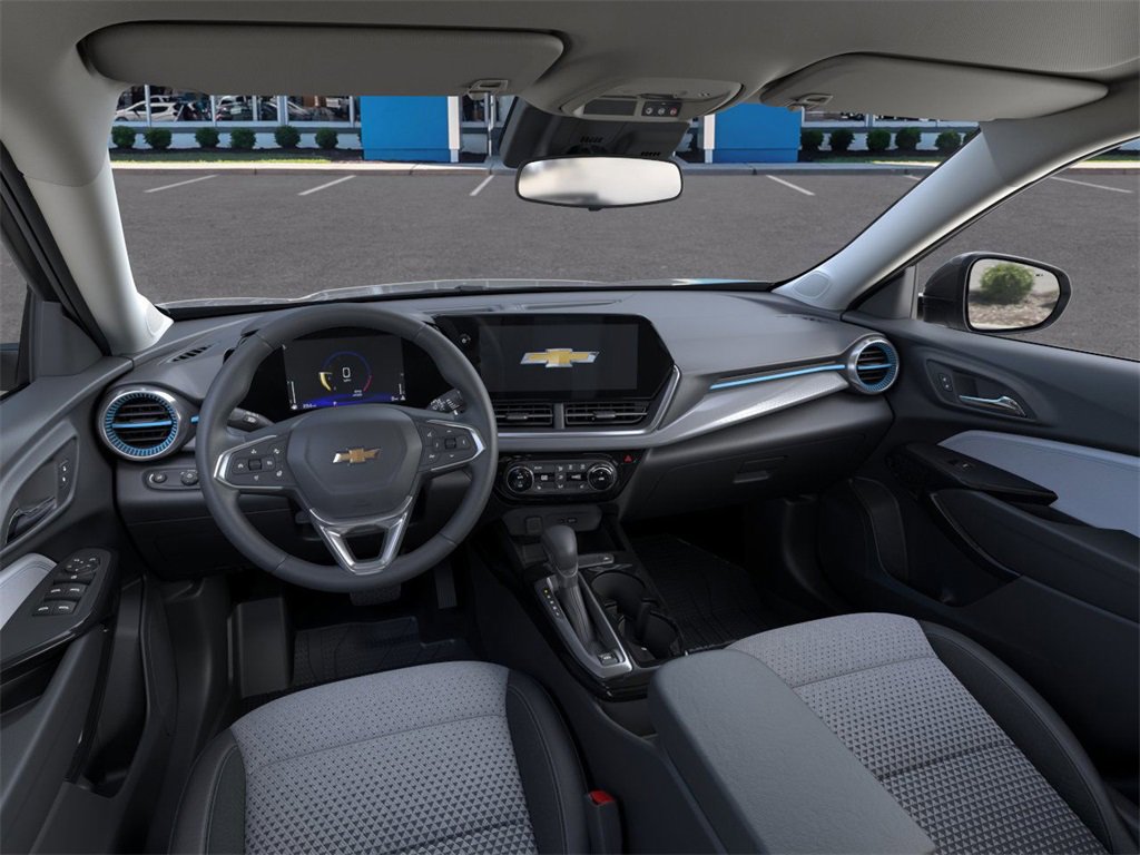 2025 Chevrolet Trax LT photo 9