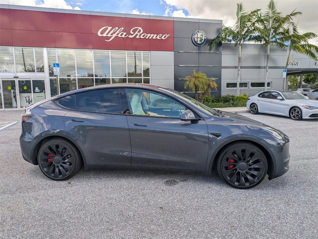 2023 Tesla Model Y Performance photo 3