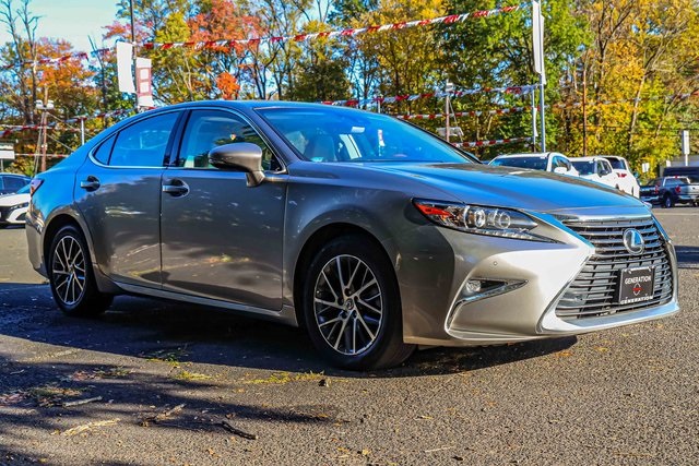 2017 Lexus ES 350's photo