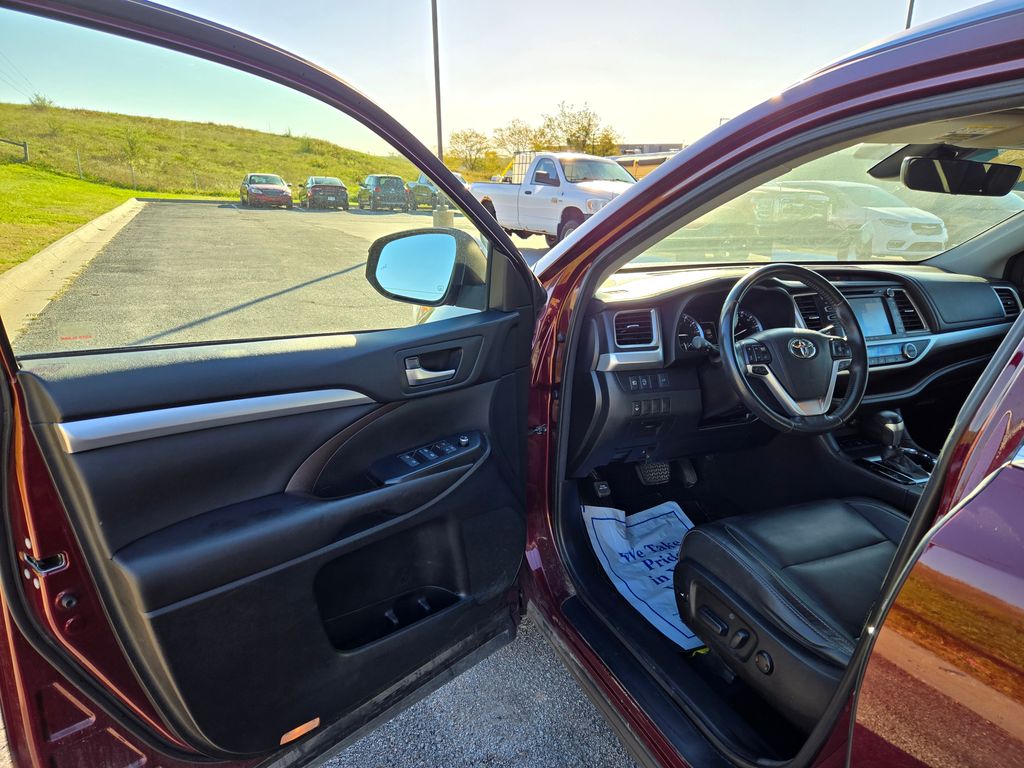 2017 Toyota Highlander SE XLE photo 9