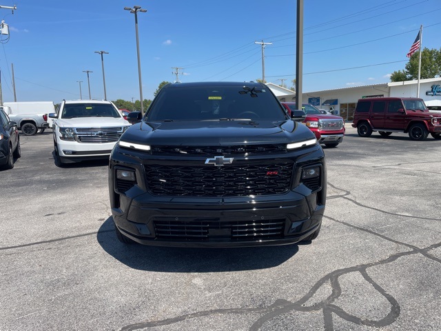 2024 Chevrolet Traverse RS photo 2