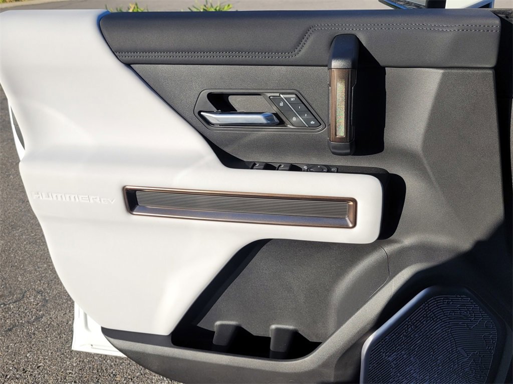 2024 Gmc Hummer EV SUV photo 19