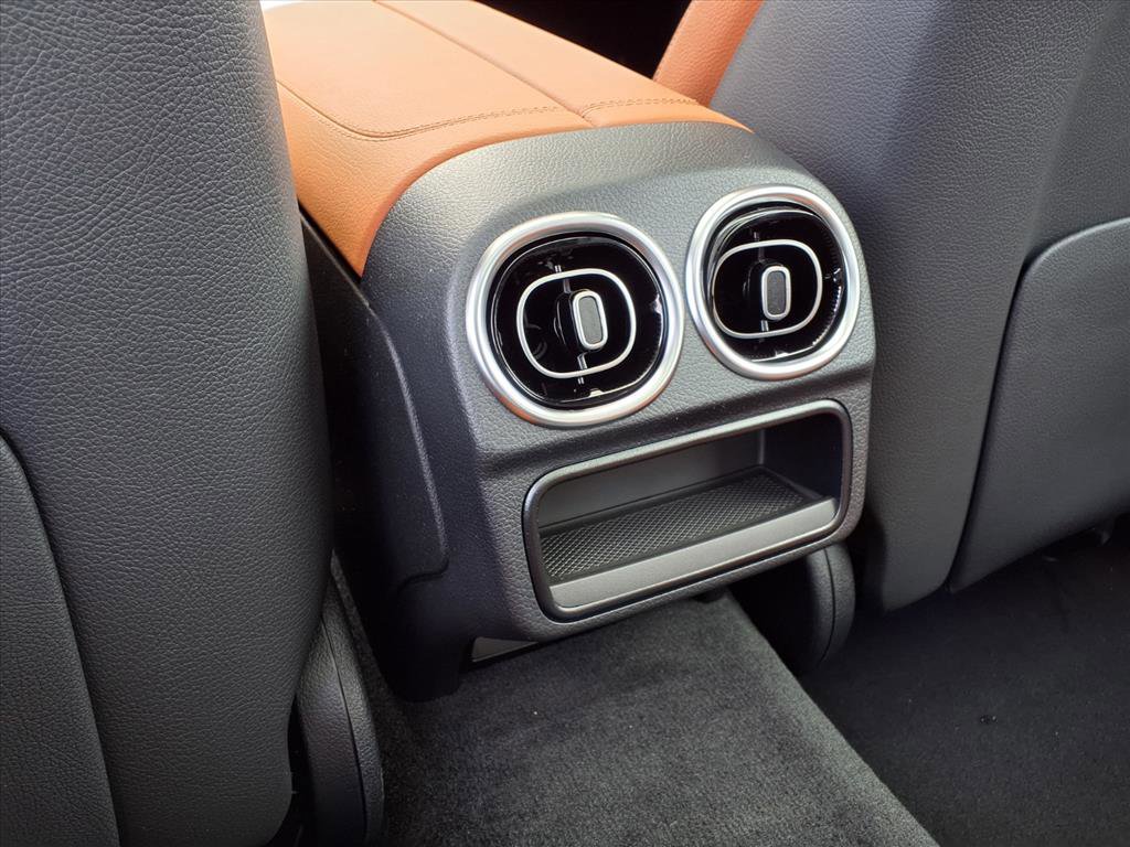 2025 Mercedes Benz C 300 photo 19